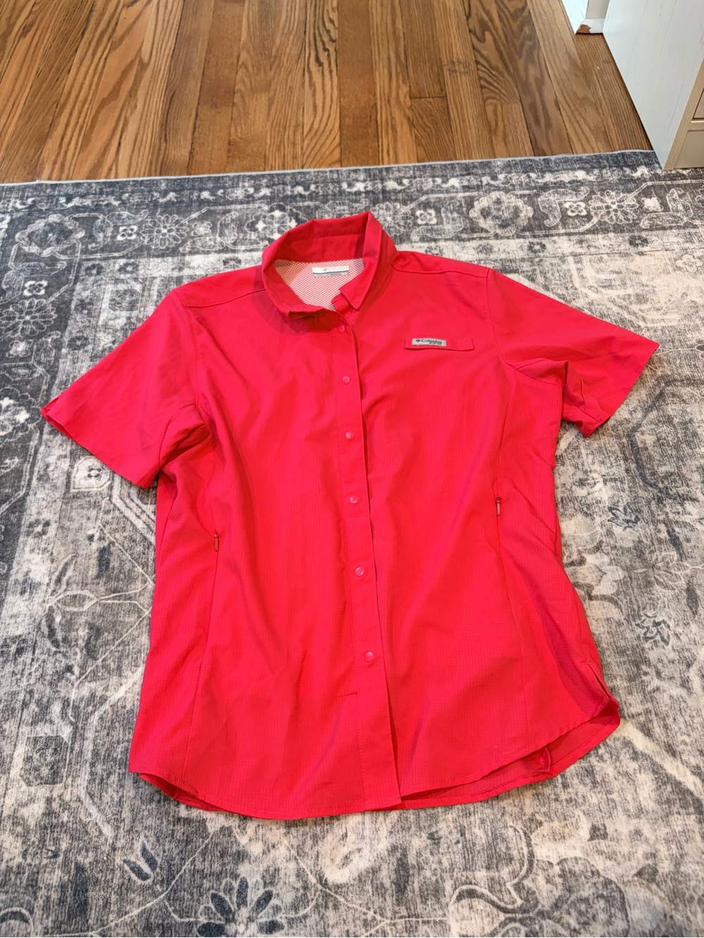 Columbia Women's Button-Front Short Sleeve Shirt - Bright pink